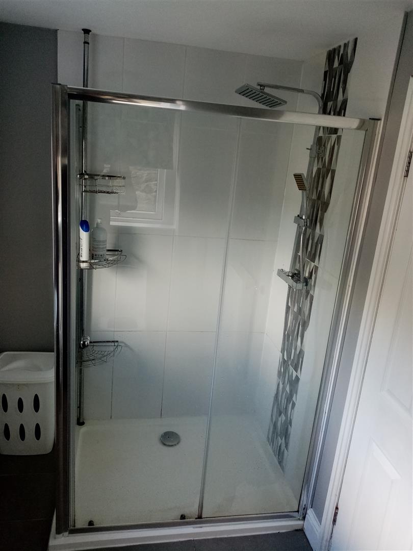 Shower Room 1.jpg